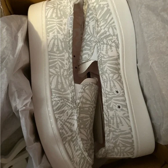 Roxy Minnow Plus in Soft Green - Picture 5 of 5